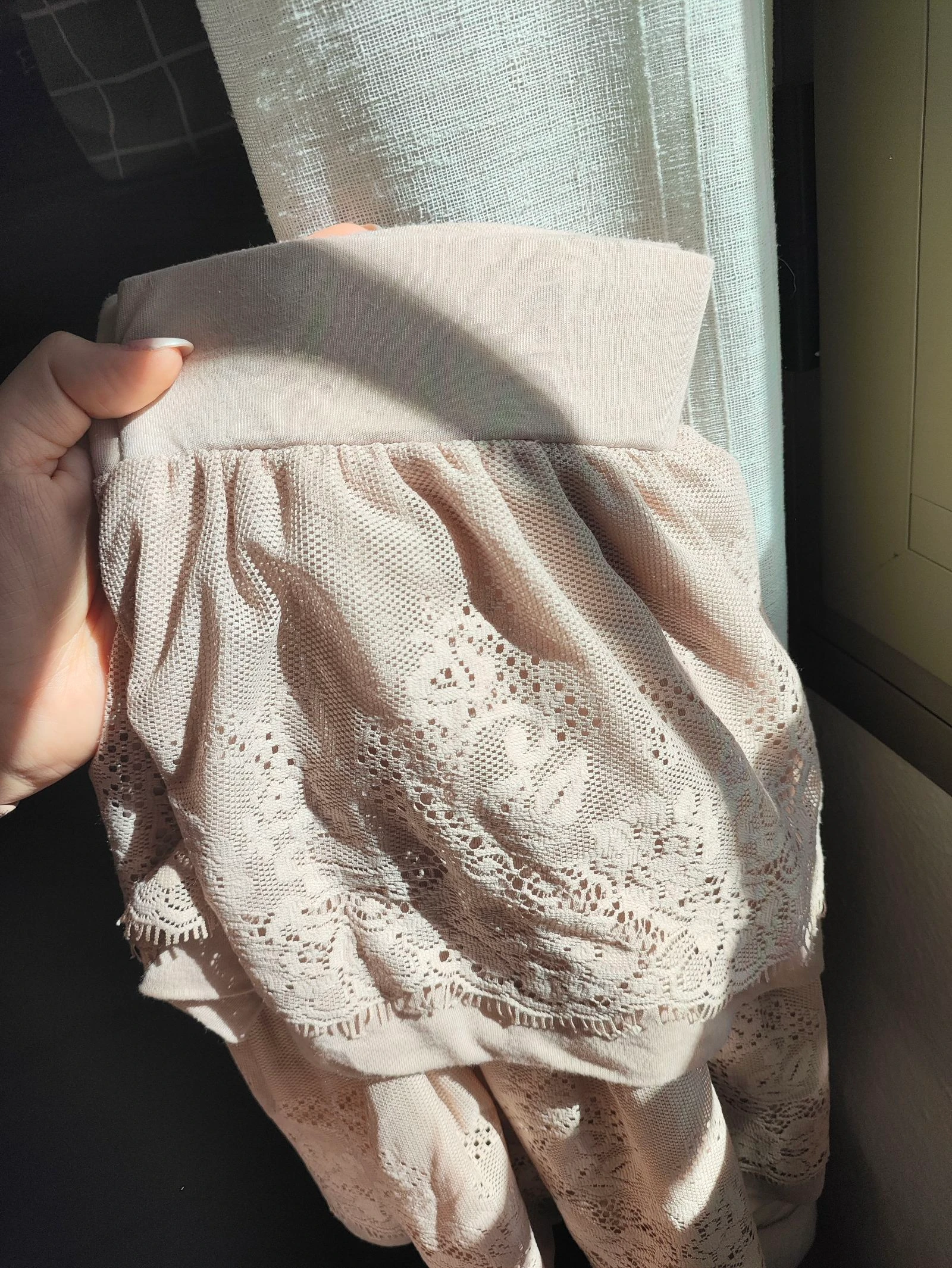 Falda de encaje Sfera beige rosada talla M – photo 8